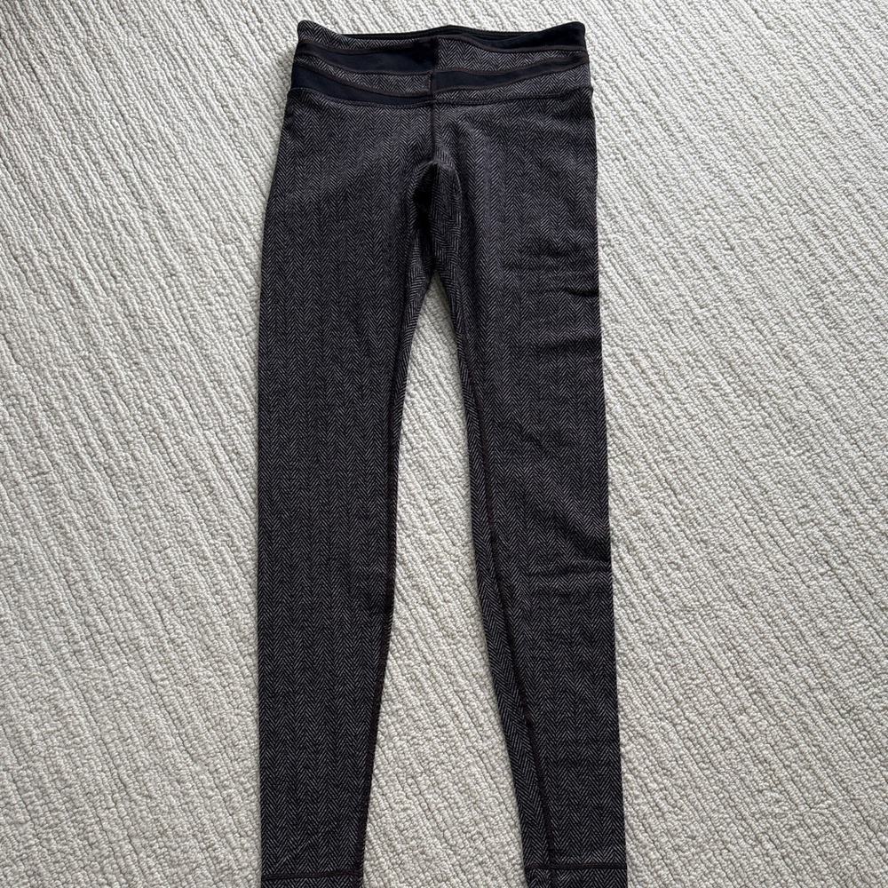 Lululemon wonder under tights. Size 6.  Black and brown herringbone.